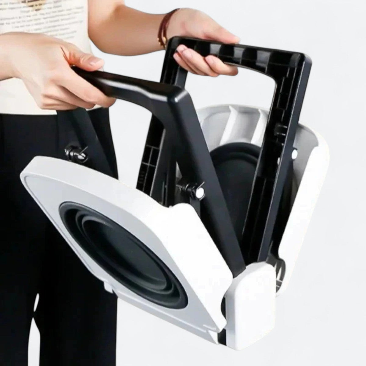 Foldable-Double-Bowl-Dog-Feeder.jpg