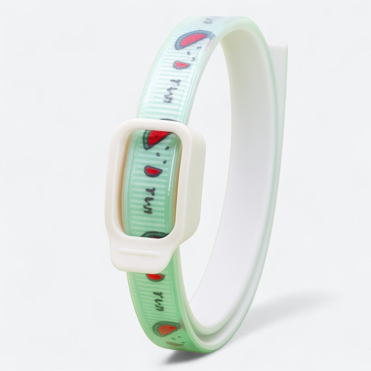 Natural insect repellent dog collar