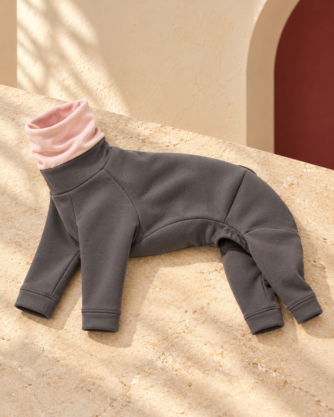 Covered-Belly Four-Leg Iggy Base Layer in Dark Grey, garment detail