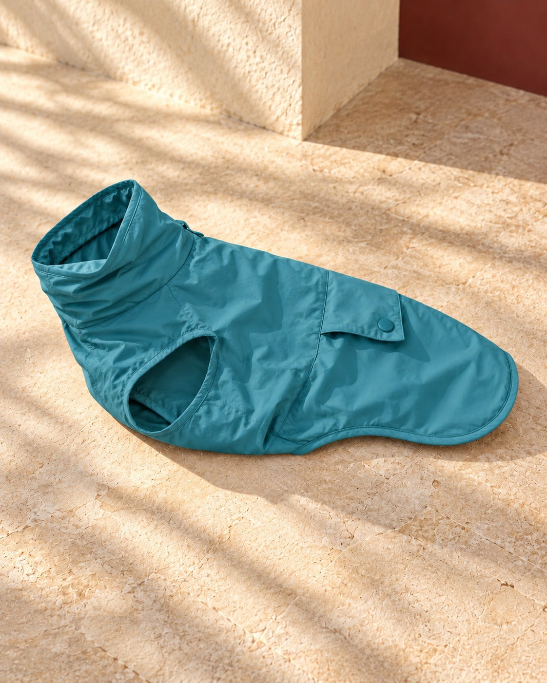 Lightweight Iggy Outdoor Vest in Teal, garment detail
