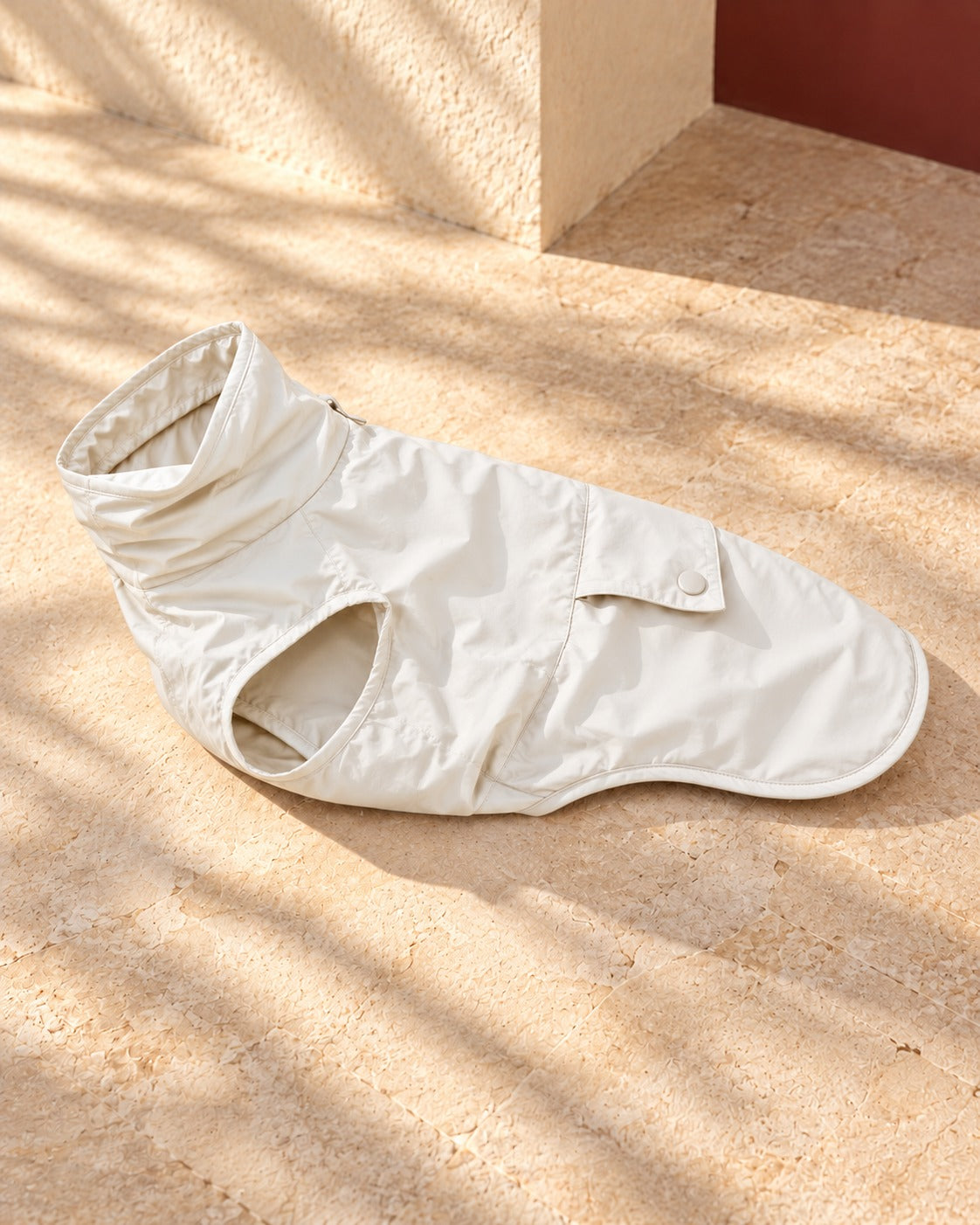Lightweight Iggy Outdoor Vest in Cream, garment detail