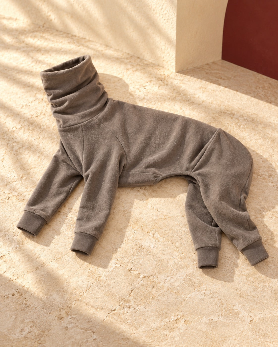 Soft High-Neck Four-Leg Iggy Base Layer in Brown, garment detail
